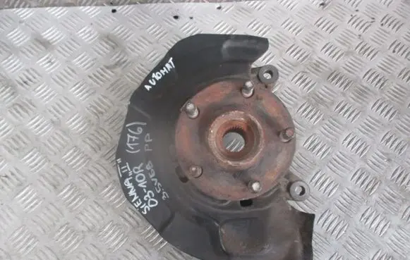 Toyota Corolla E120 E130 Front wheel hub