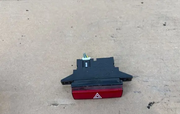 Honda CR-V Hazard light switch M52684