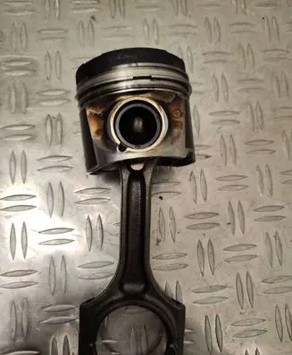 Volvo XC60 Piston with connecting rod 81l123