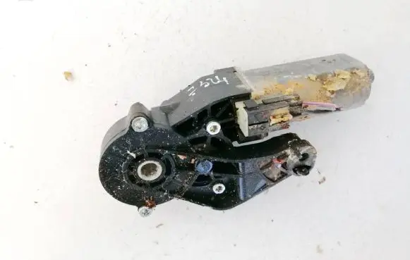 Mercedes-Benz E W211 Seat adjustment motor 0390203208 28059112-4