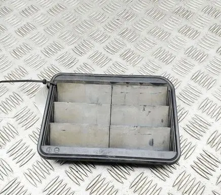 BMW 5 G30 G31 G38 Quarter panel pressure vent 9176945