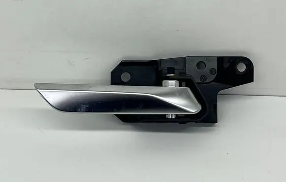 Mitsubishi Outlander IV Front door interior handle R608V