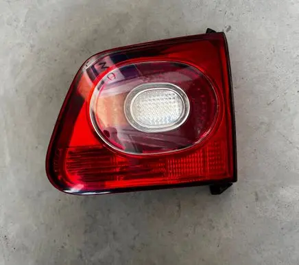 Volkswagen Tiguan Tailgate rear/tail lights 5N0945094C