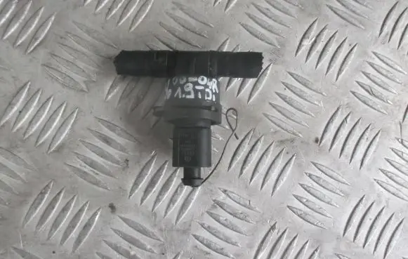 Audi A4 S4 B6 8E 8H Coolant temperature sensor 