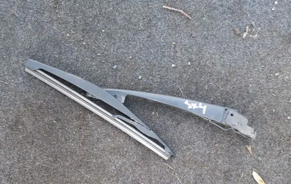 Suzuki SX4 Rear wiper blade arm