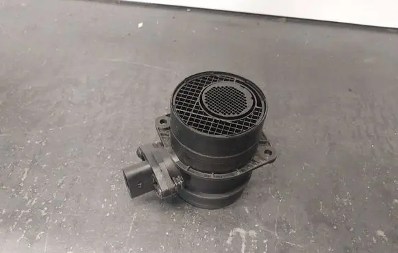 Audi A4 S4 B7 8E 8H Mass air flow meter 074906461B 0281002461