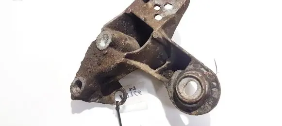 Audi A4 S4 B5 8D Engine mounting bracket