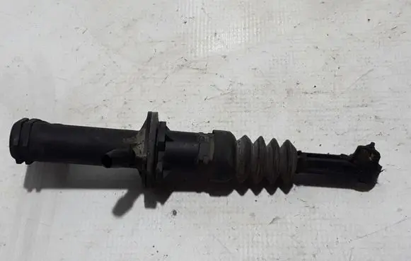 Renault Megane II Clutch master cylinder 8200151770