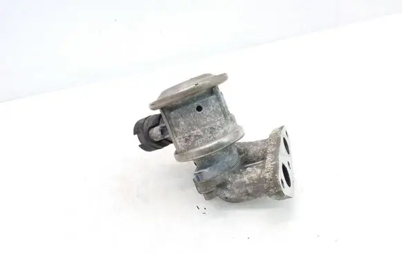 Volkswagen Sharan EGR valve 021131101E