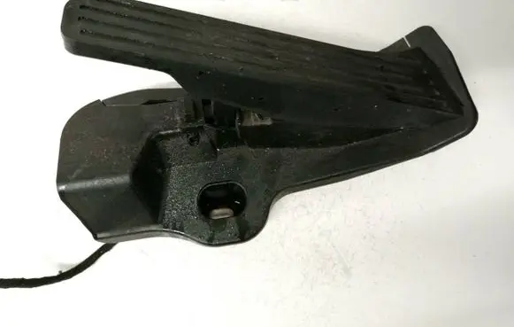 Volkswagen Tiguan Accelerator throttle pedal 65102011 65102100