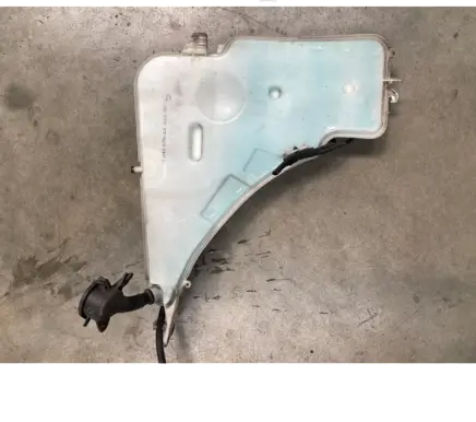 BMW 4 F36 Gran coupe Windshield washer fluid reservoir/tank 7241679