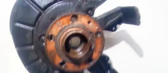 Volkswagen Jetta V Front wheel hub