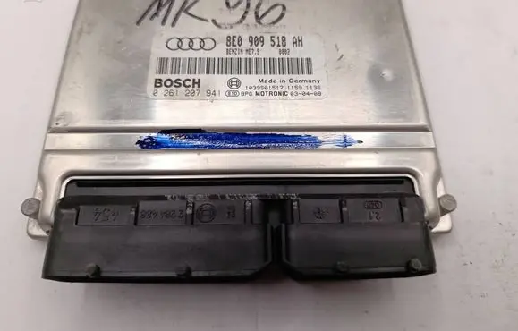 Audi A4 S4 B6 8E 8H Engine control unit/module 8E0909518AH 0261207941 1039S01517