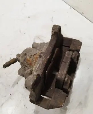 Volkswagen PASSAT B6 Front brake caliper