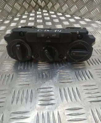 Volkswagen Touran I Climate control unit