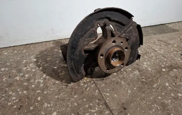 Volvo S60 Front wheel hub