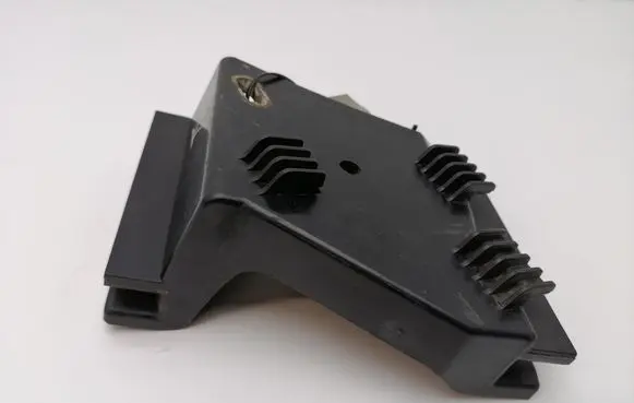 Audi A8 S8 D2 4D Bumper support mounting bracket corner 4D0807571