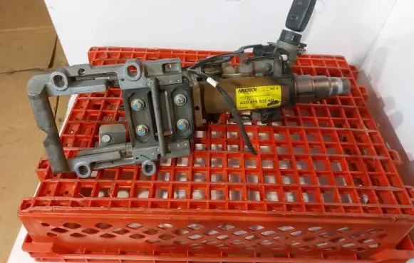 Steering wheel axle set