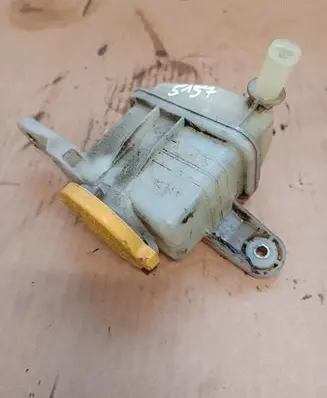 Subaru Legacy Power steering fluid tank/reservoir NOCODE