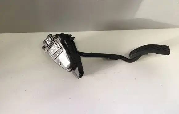 Audi A4 S4 B6 8E 8H Accelerator throttle pedal 8E2721523