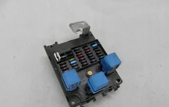 Nissan Primera Fuse box set 