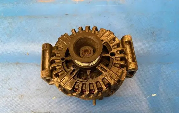 Mercedes-Benz Sprinter W906 Generator/alternator A0009068504