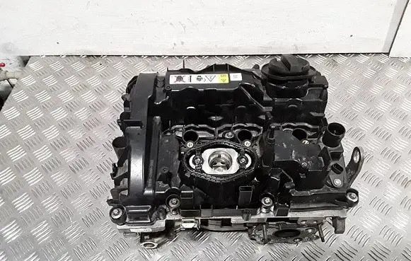 BMW 2 F46 Engine head 8638087 211804301