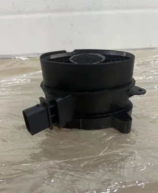 BMW 7 E65 E66 Mass air flow meter 0928400529 F504