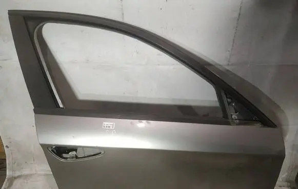 Alfa Romeo 159 Front door pilkos