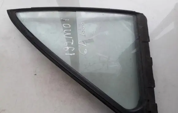 Rear vent window glass