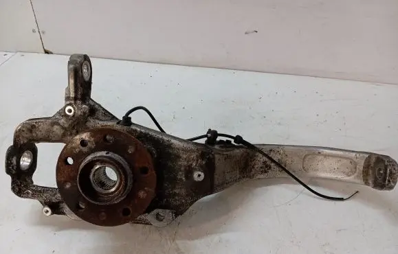 Maserati Levante Front wheel hub 670032052