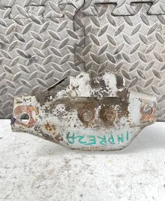 Subaru Impreza I Engine mount bracket 41022FA090