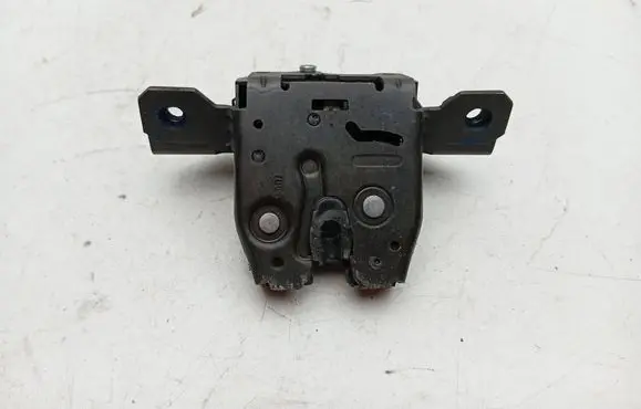 Opel Ampera Tailgate/trunk/boot lock/catch/latch 13581023