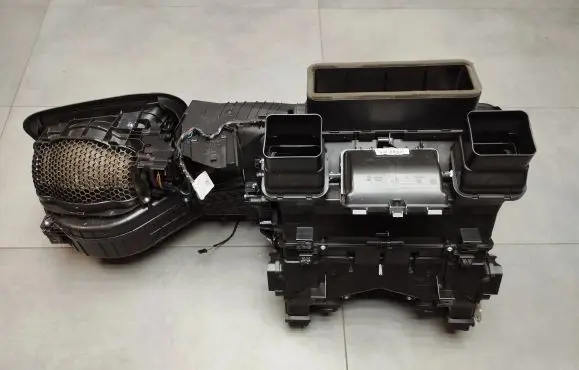Mercedes-Benz GLC X253 C253 Interior heater climate box assembly A2058309604
