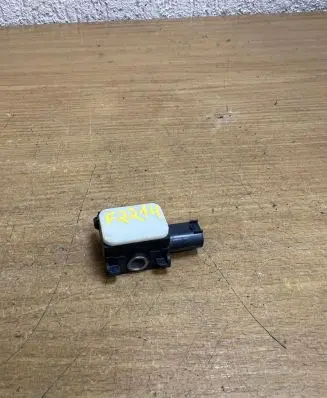 Mercedes-Benz R W251 Airbag deployment crash/impact sensor 0038202826 110106