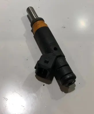 BMW 7 E65 E66 Fuel injector 7506924