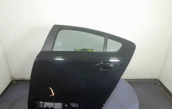 Opel Ampera Rear door 