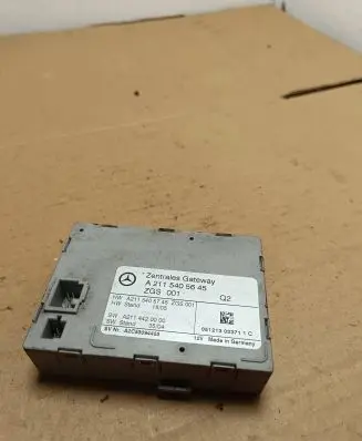 Mercedes-Benz E W211 Gateway control module A2115405745 A2114420000 A2115405645