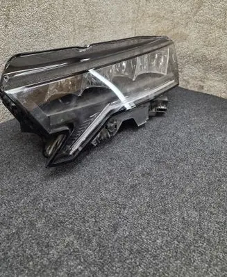 Skoda Octavia Mk4 Headlight/headlamp
