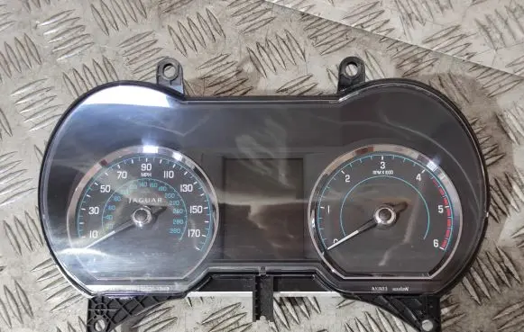 Jaguar XF X250 Speedometer (instrument cluster) BW8310849JF