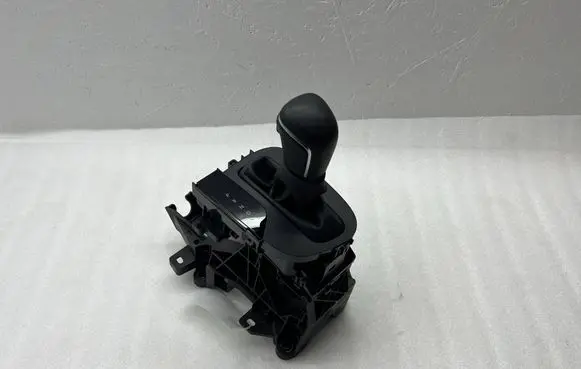 Toyota Yaris Cross Gear shifter/selector 75G588