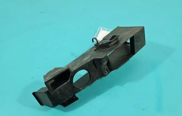 Front bumper mounting bracket