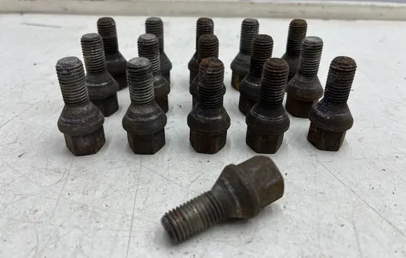 Nuts/bolts