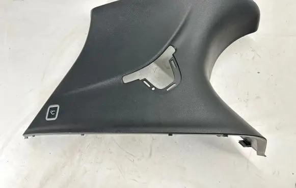 (D)pillar trim (top)