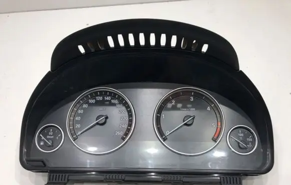 BMW 5 F10 F11 Speedometer (instrument cluster) 9255589