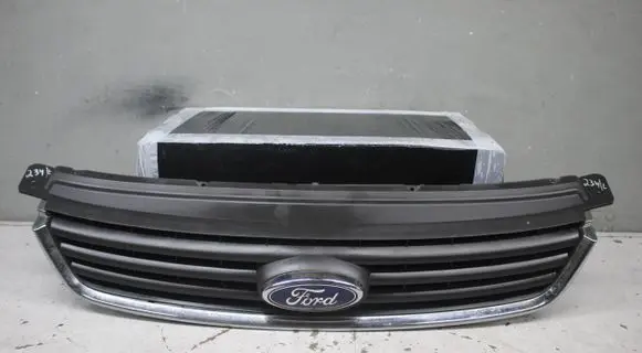 Ford Kuga I Front bumper upper radiator grill 8V418200AC 15303