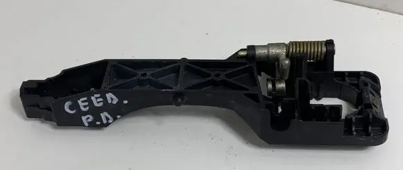 KIA Ceed Front door exterior handle/bracket 
