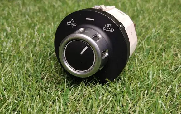 Volkswagen Touareg II Differential lock switch 