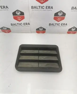 BMW 4 F32 F33 Quarter panel pressure vent 9176915