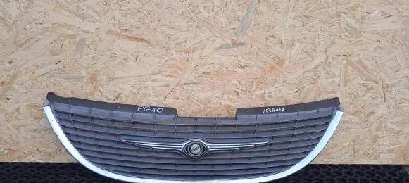 Chrysler Grand Voyager IV Front grill